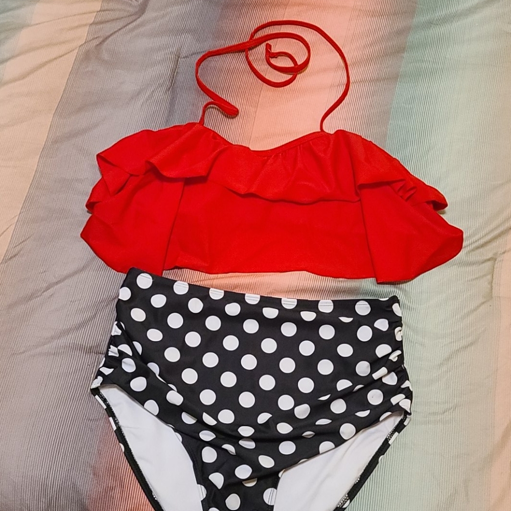 Cute Bikini - image 1